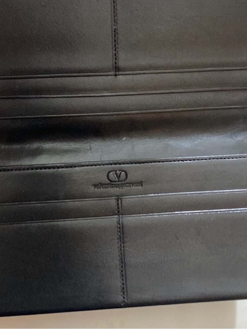 Valentino Garavani Bi-Fold Leather Wallet - Picture 10 of 13